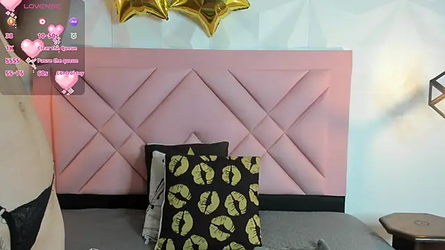 Snapshot of Caroline_daring chatting on 07.16.26 Caroline daring online show from 07.16.26