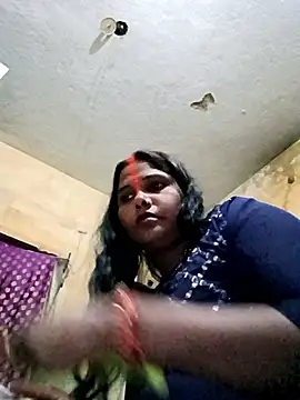 SweetKomal89 online show from 10.25.25