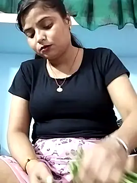 Hot-Pooja25 online show from 04.25.26