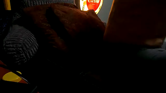 Snapshot of Mickelangello75 chatting on 10.28.25 Mickelangello75 online show from 10.28.25