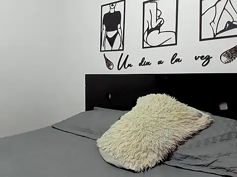 Snapshot of Allison_21_ chatting on 11.11.25 Allison 21 online show from 11.11.25