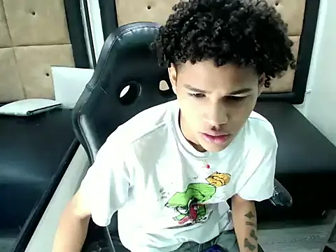 Snapshot of BrindyMichell chatting on 10.16.25 BrindyMichell online show from 10.16.25