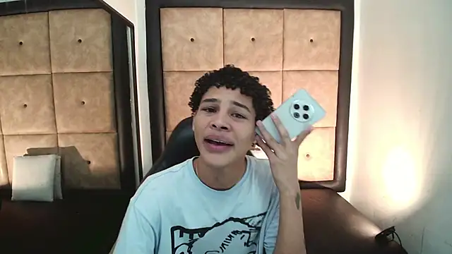 Snapshot of BrindyMichell chatting on 10.17.25 BrindyMichell online show from 10.17.25