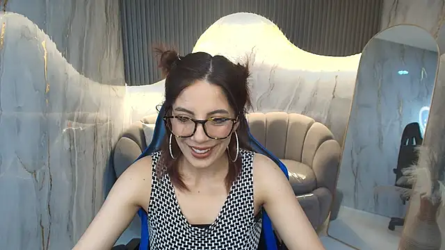Snapshot of nadia_r_ chatting on 06.20.26 nadia r online show from 06.20.26