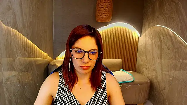 Snapshot of nadia_r_ chatting on 06.24.26 nadia r online show from 06.24.26