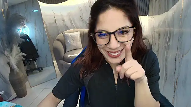 Snapshot of nadia_r_ chatting on 07.21.26 nadia r online show from 07.21.26