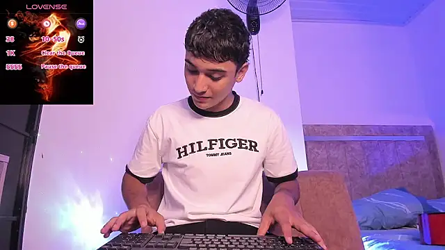 Snapshot of Austin_Cardieff_ chatting on 09.14.25 Austin Cardieff online show from 09.14.25