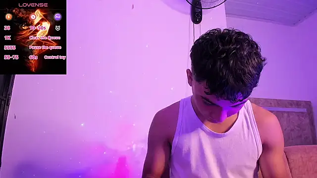 Snapshot of Austin_Cardieff_ chatting on 09.26.25 Austin Cardieff online show from 09.26.25