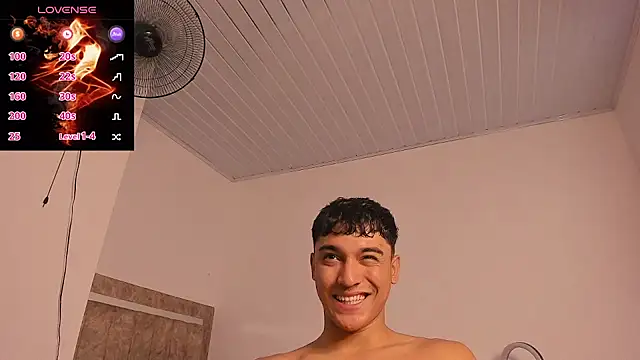 Snapshot of Austin_Cardieff_ chatting on 10.21.25 Austin Cardieff online show from 10.21.25