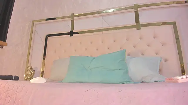 Cameron Hearts online show from 12.14.25