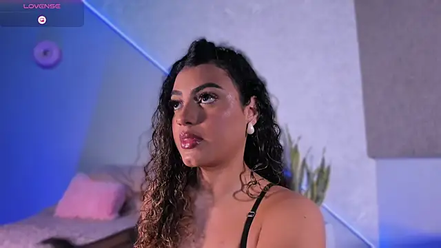 Salomeferreira  online show from 12.01.25