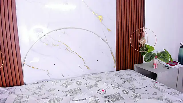 marianarey1  online show from 11.19.25