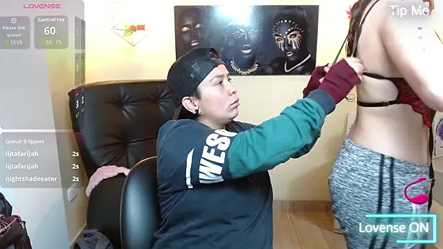 Bom BomXX online show from 12.18.25