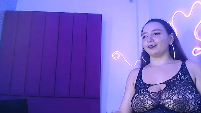 Mia2xsmith online show from 06.18.26