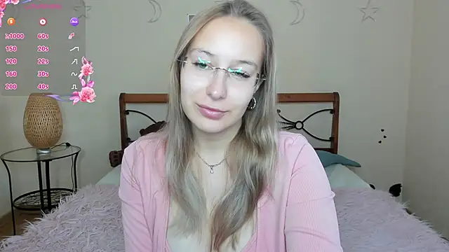 Snapshot of dina_sunshine chatting on 10.17.25 dina sunshine online show from 10.17.25