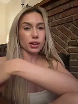 Snapshot of SexySaraxxoo chatting on 02.25.26 SexySaraxxoo online show from 02.25.26