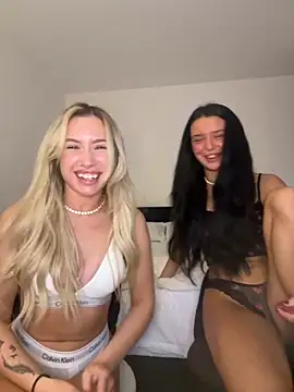 Snapshot of SexySaraxxoo chatting on 02.27.26 SexySaraxxoo online show from 02.27.26