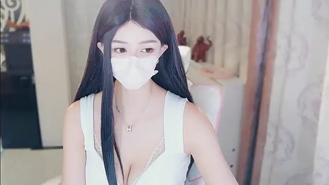 Snapshot of Aurora-77 chatting on 10.27.25 Aurora-77 online show from 10.27.25