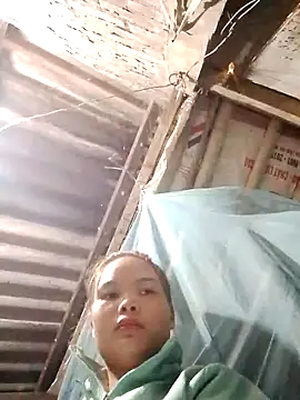 Snapshot of Huyen_x chatting on 12.03.25 Huyen x online show from 12.03.25