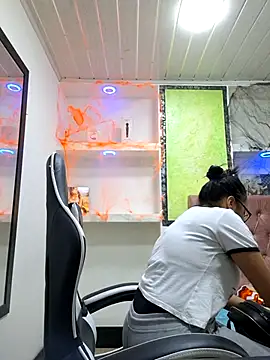 susan mooree online show from 10.28.25