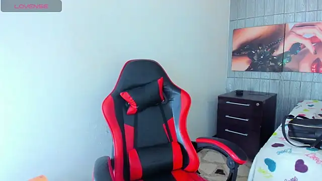 susan mooree online show from 04.04.26