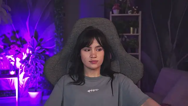 MonicaFarmer online show from 04.13.26