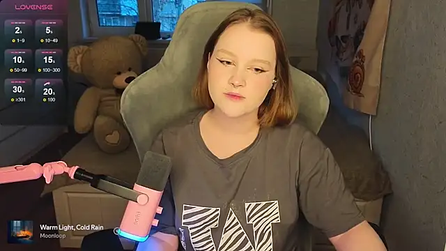 Snapshot of OliviaBlade chatting on 10.05.25 OliviaBlade online show from 10.05.25