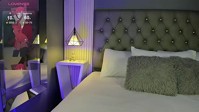 LunaBloomn online show from 11.26.25