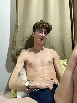 Snapshot of HeiRique chatting on 10.23.25 HeiRique online show from 10.23.25