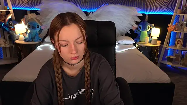 FoxyMayy online show from 11.26.25