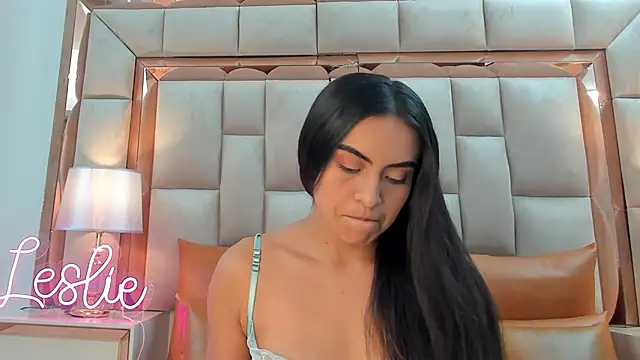 Leslie Bussh  online show from 09.26.25