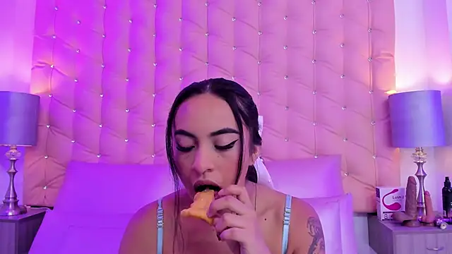 Leslie Bussh  online show from 03.07.26