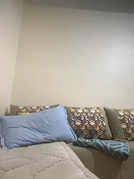 Snapshot of Wild-Nayra chatting on 09.19.25 Wild-Nayra online show from 09.19.25