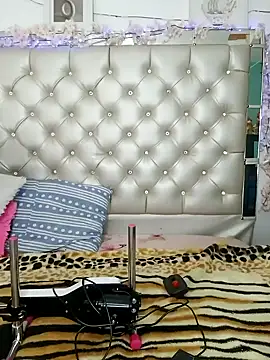 ZARAY 1118 online show from 02.14.26