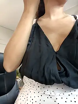 ArielBlossom    online show from 02.19.26