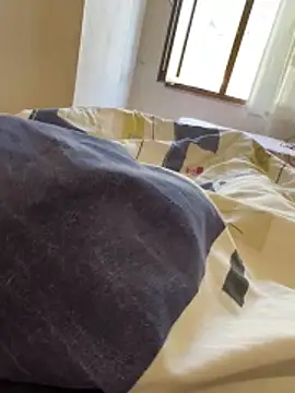 Snapshot of LAZ3R1 chatting on 11.18.25 LAZ3R1 online show from 11.18.25