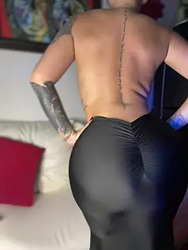 Snapshot of GabyMejiaa chatting on 02.10.26 GabyMejiaa online show from 02.10.26