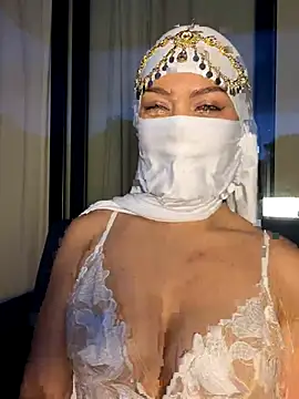 Snapshot of _hafsa_ chatting on 10.24.25 hafsa online show from 10.24.25