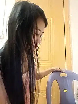 Snapshot of luy-xinh02 chatting on 11.15.25 luy-xinh02 online show from 11.15.25