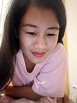 Snapshot of luy-xinh02 chatting on 11.16.25 luy-xinh02 online show from 11.16.25