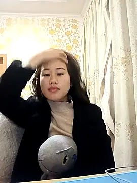 Snapshot of luy-xinh02 chatting on 11.30.25 luy-xinh02 online show from 11.30.25