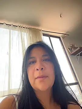 Snapshot of IrisDuvall chatting on 04.25.26 IrisDuvall online show from 04.25.26
