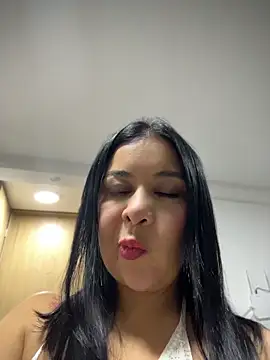 Snapshot of IrisDuvall chatting on 05.12.26 IrisDuvall online show from 05.12.26