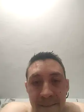 Snapshot of eslabon19 chatting on 09.30.25 eslabon19 online show from 09.30.25