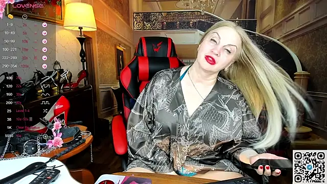 Nina Devillle online show from 04.12.26