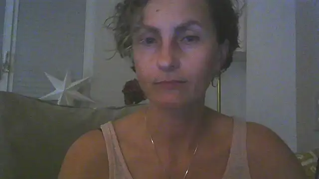 Snapshot of Sylira chatting on 07.20.26 Sylira online show from 07.20.26