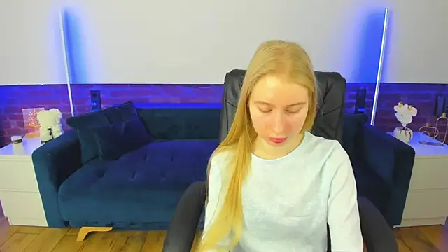 Alina Blonde online show from 03.18.26
