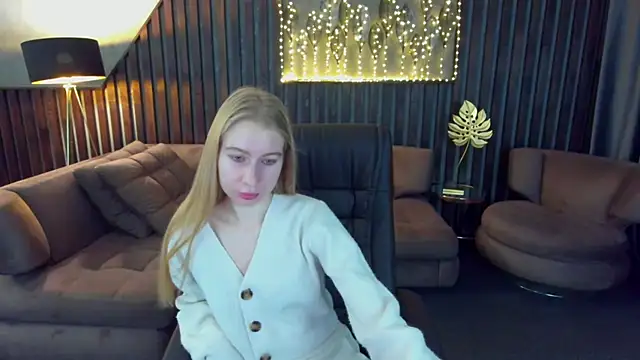 Alina Blonde online show from 04.09.26