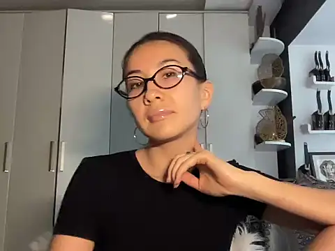 Kivoora online show from 07.22.26