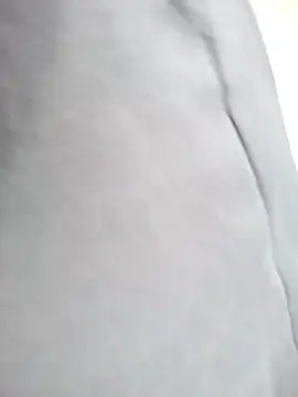 Snapshot of Lauraa-a chatting on 10.21.25 Lauraa-a online show from 10.21.25